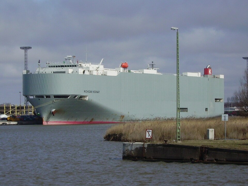 Zdjęcie ilustracyjne: Car carrier Michigan Highway.jpg