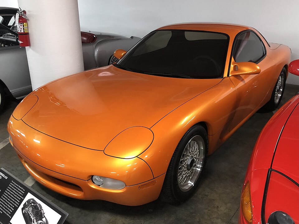 Zdjęcie ilustracyjne: Mazda RX-7 FD concept car in the Petersen Museum Vault.jpg