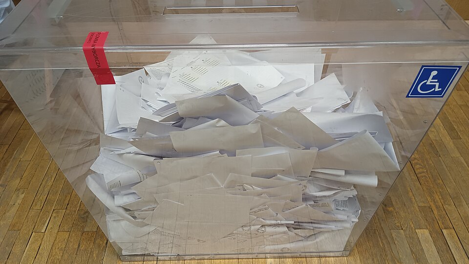 Zdjęcie ilustracyjne: Ballot box in local government elections in Poland, April 7, 2024.jpg