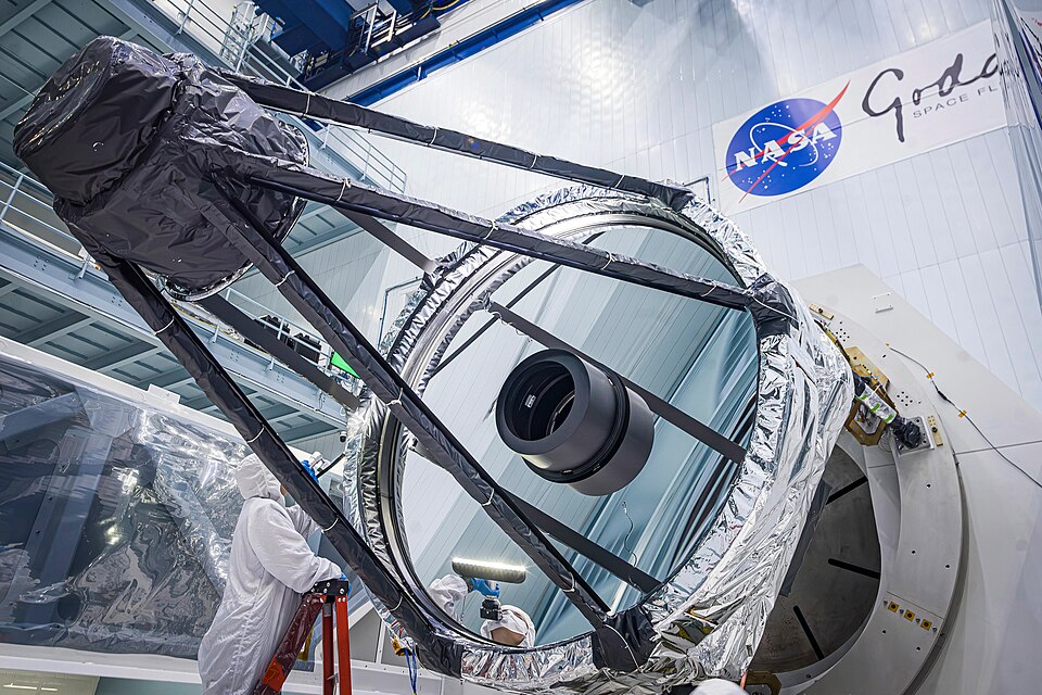 Zdjęcie ilustracyjne: Roman Space Telescope primary mirror.jpg