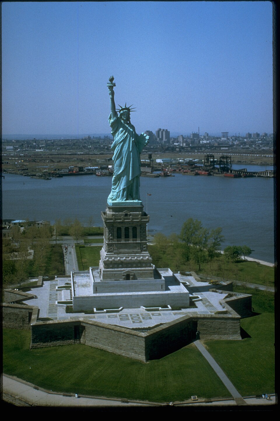 Zdjęcie ilustracyjne: Statue of Liberty National Monument STLI2254.jpg