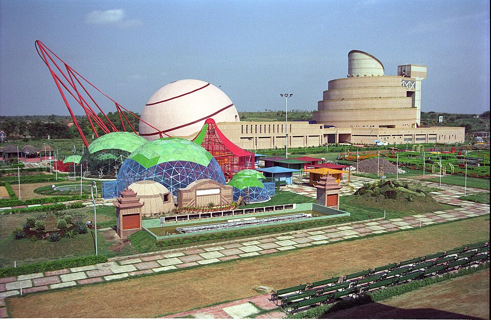 Zdjęcie ilustracyjne: Space Odyssey With Dynamotion And Science Park - Science City - Calcutta 1997 138.JPG