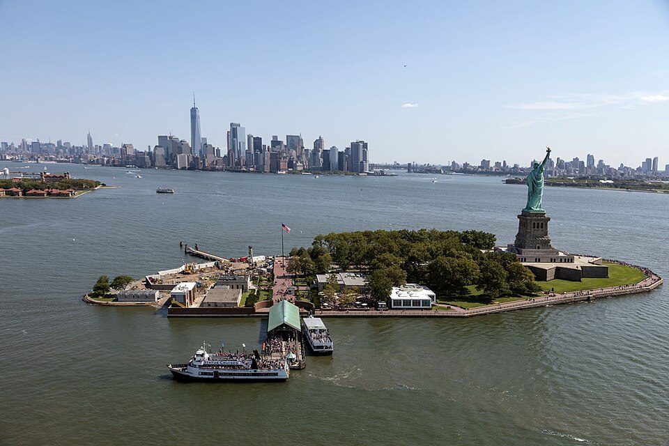 Zdjęcie ilustracyjne: HIghsmith 2017 LOC Statue of Liberty NY Harbor.jpg
