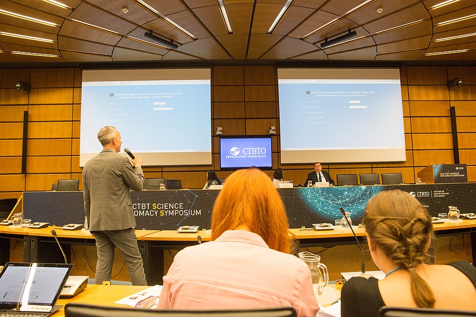 Zdjęcie ilustracyjne: 2nd CTBT Science Diplomacy Symposium (41617340444).jpg